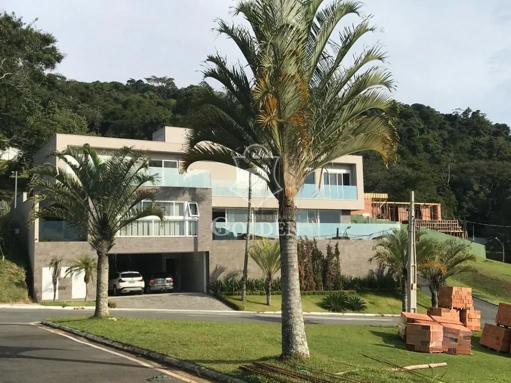CASA NO CONDOMÍNIO BELLA VISTA — 2
