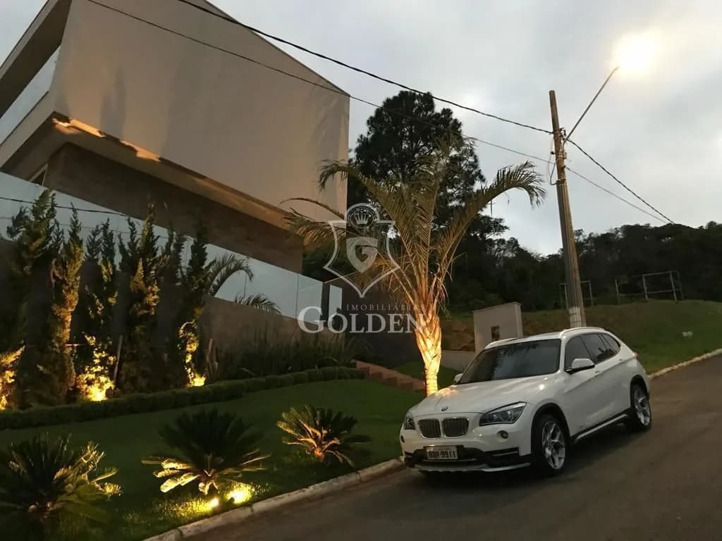 CASA NO CONDOMÍNIO BELLA VISTA — 4