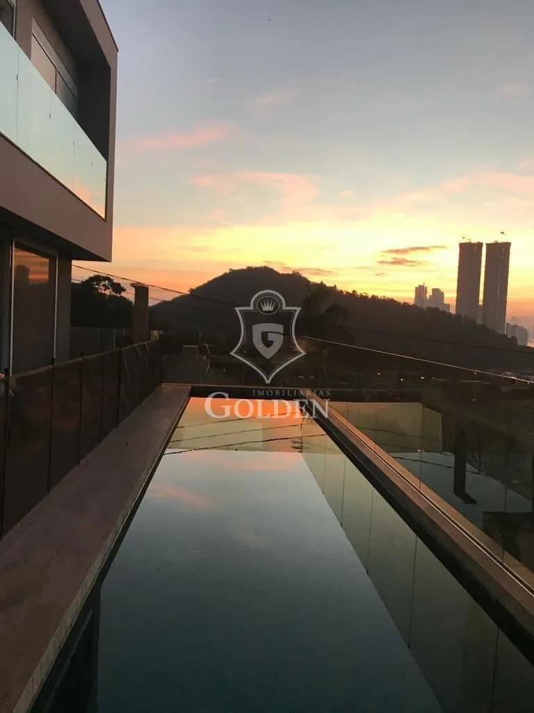 CASA NO CONDOMÍNIO BELLA VISTA — 5