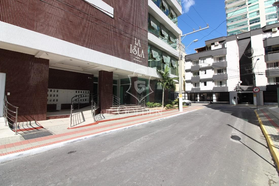 LA ISLA RESIDENCE — 2