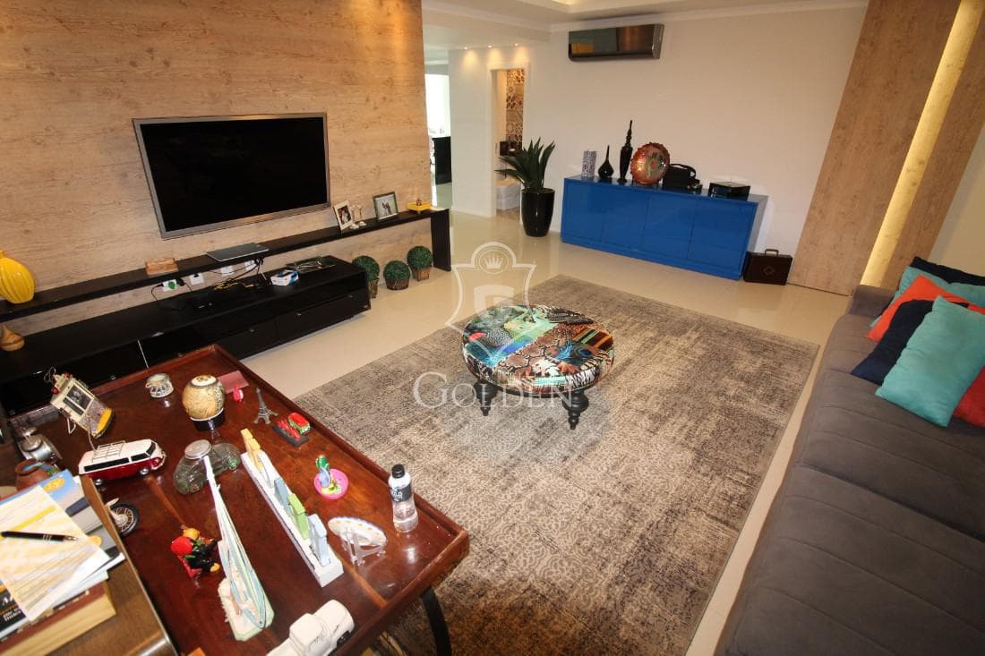 LA ISLA RESIDENCE — 5