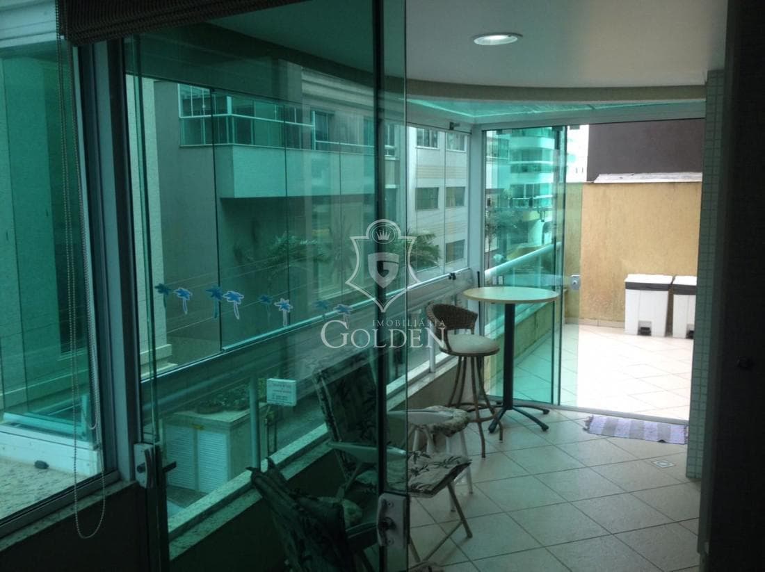 APARTAMENTO DIFERENCIADO COM PISCINA PRIVATIVA — 2