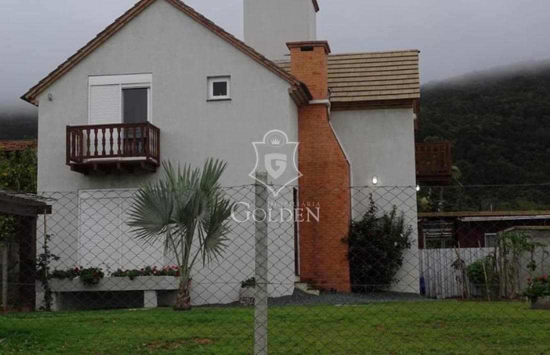 LINDA CASA EM BOMBAS — 3