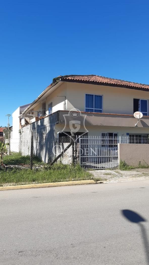 CASA A VENDA