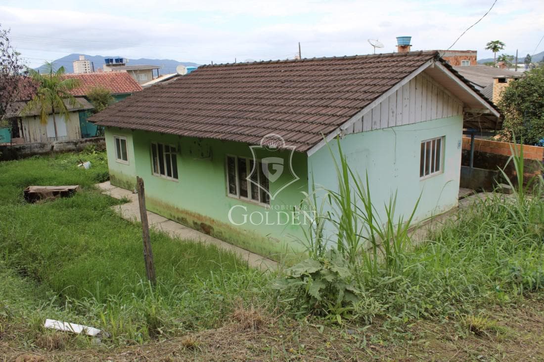 TERRENO COM CASA