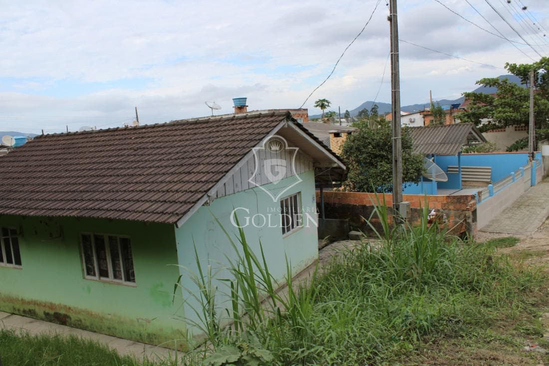 TERRENO COM CASA — 3
