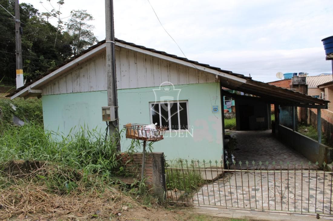 TERRENO COM CASA — 4