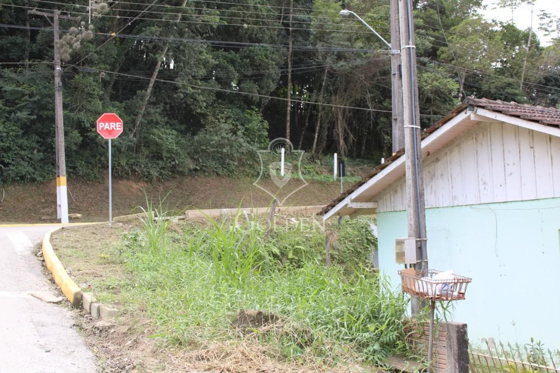 TERRENO COM CASA — 5