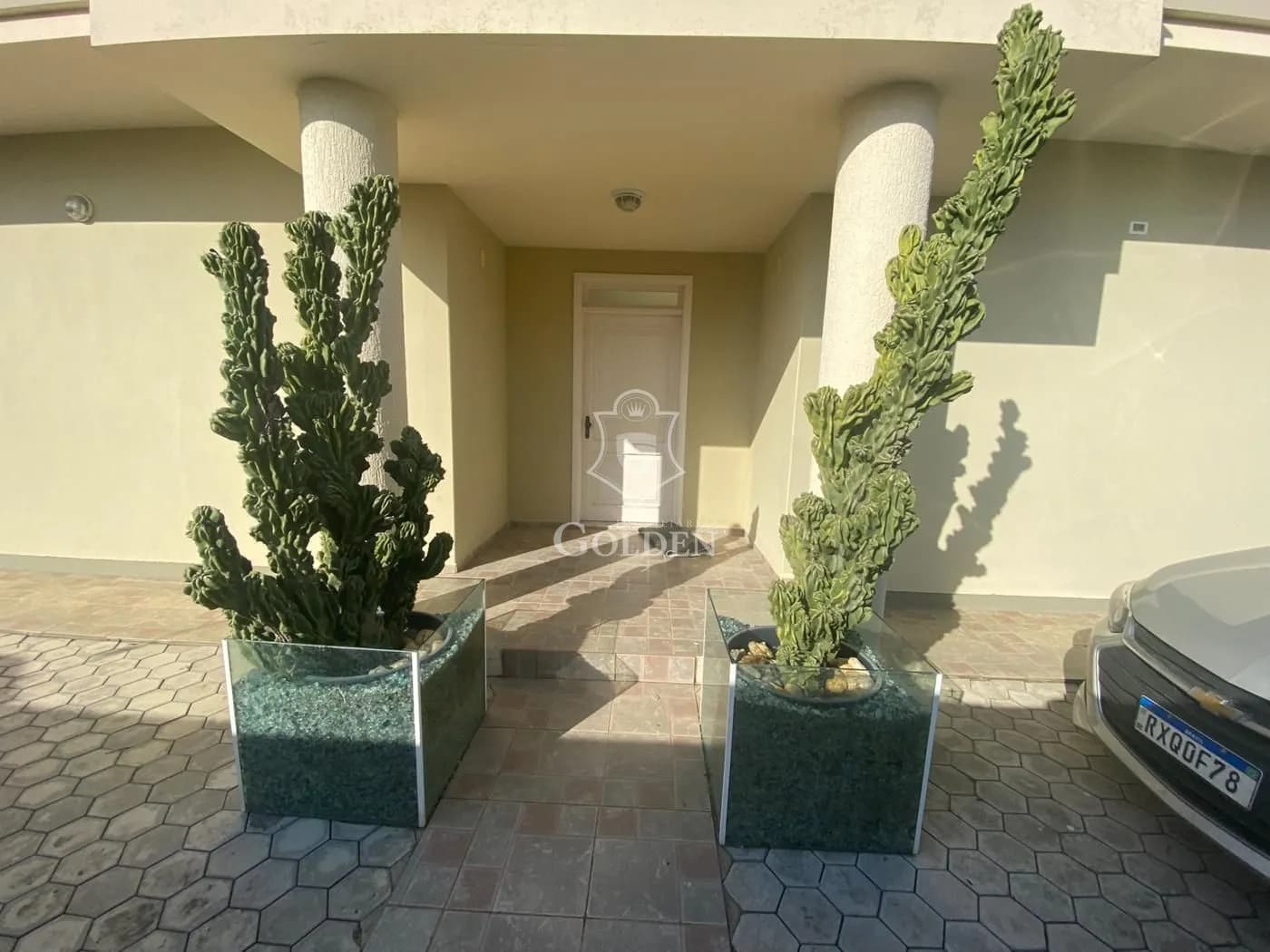 CASA COM 3 SUÍTES EM TIJUCAS