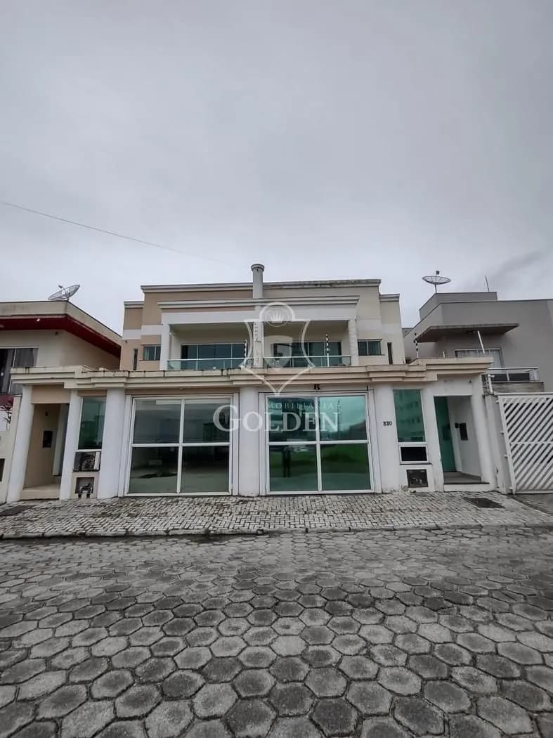 CASA NO PEREQUE