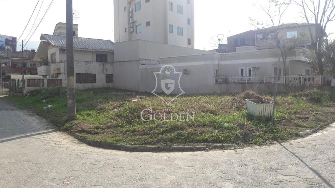 TERRENO CENTRO DE ITAPEMA