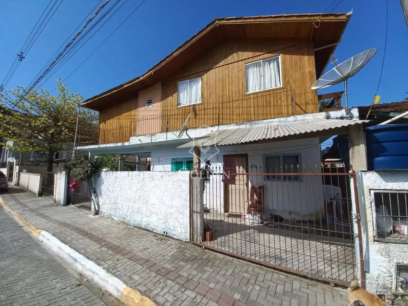 CASA ALUGADA — 2