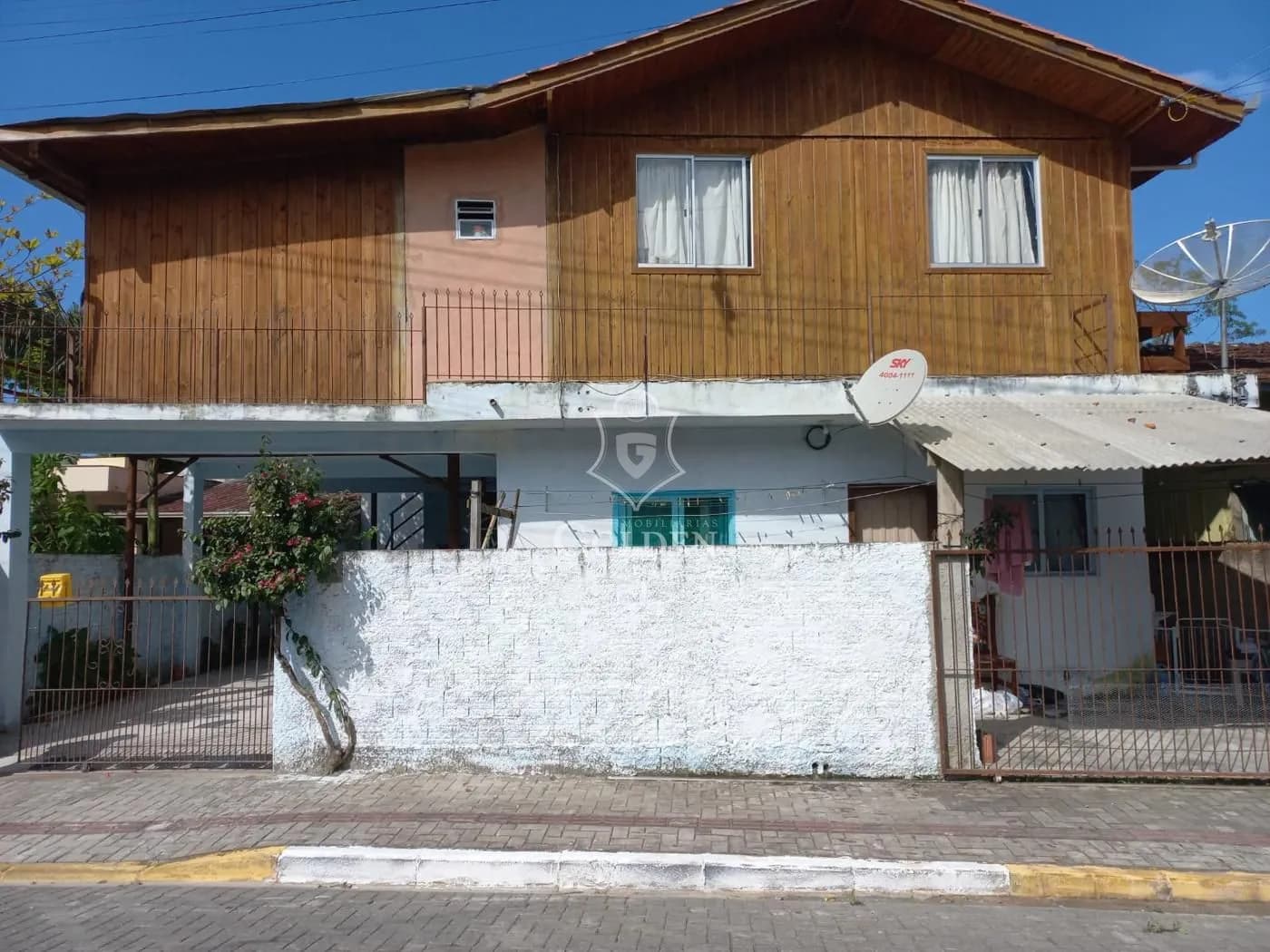 CASA ALUGADA — 3