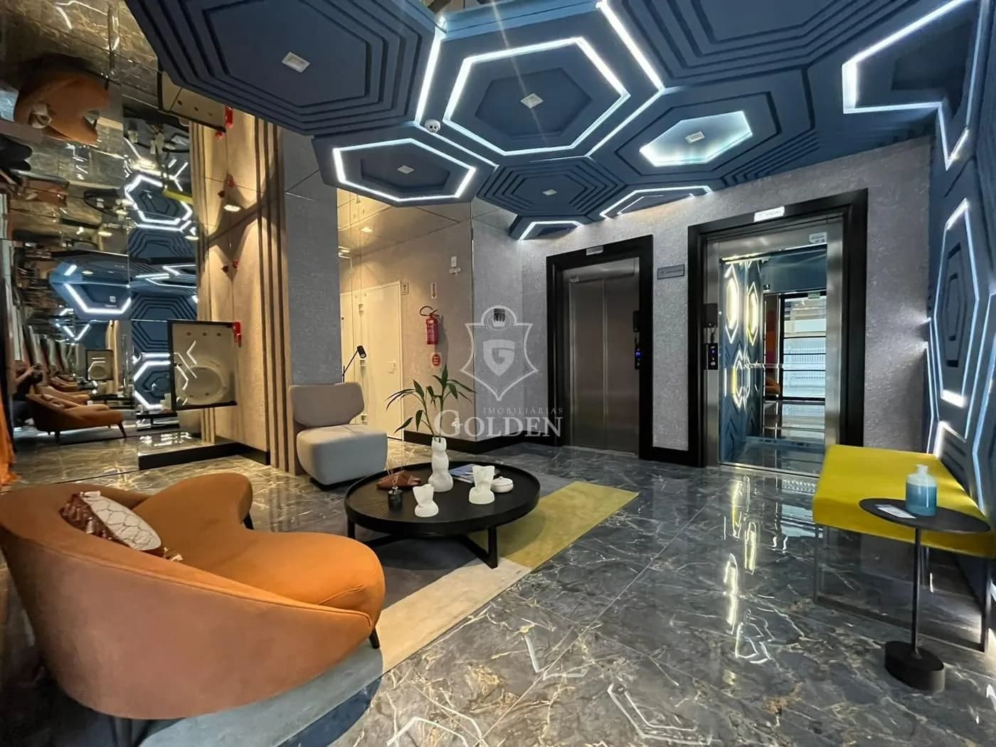 BEACH HOUSE RESIDENCE — 4
