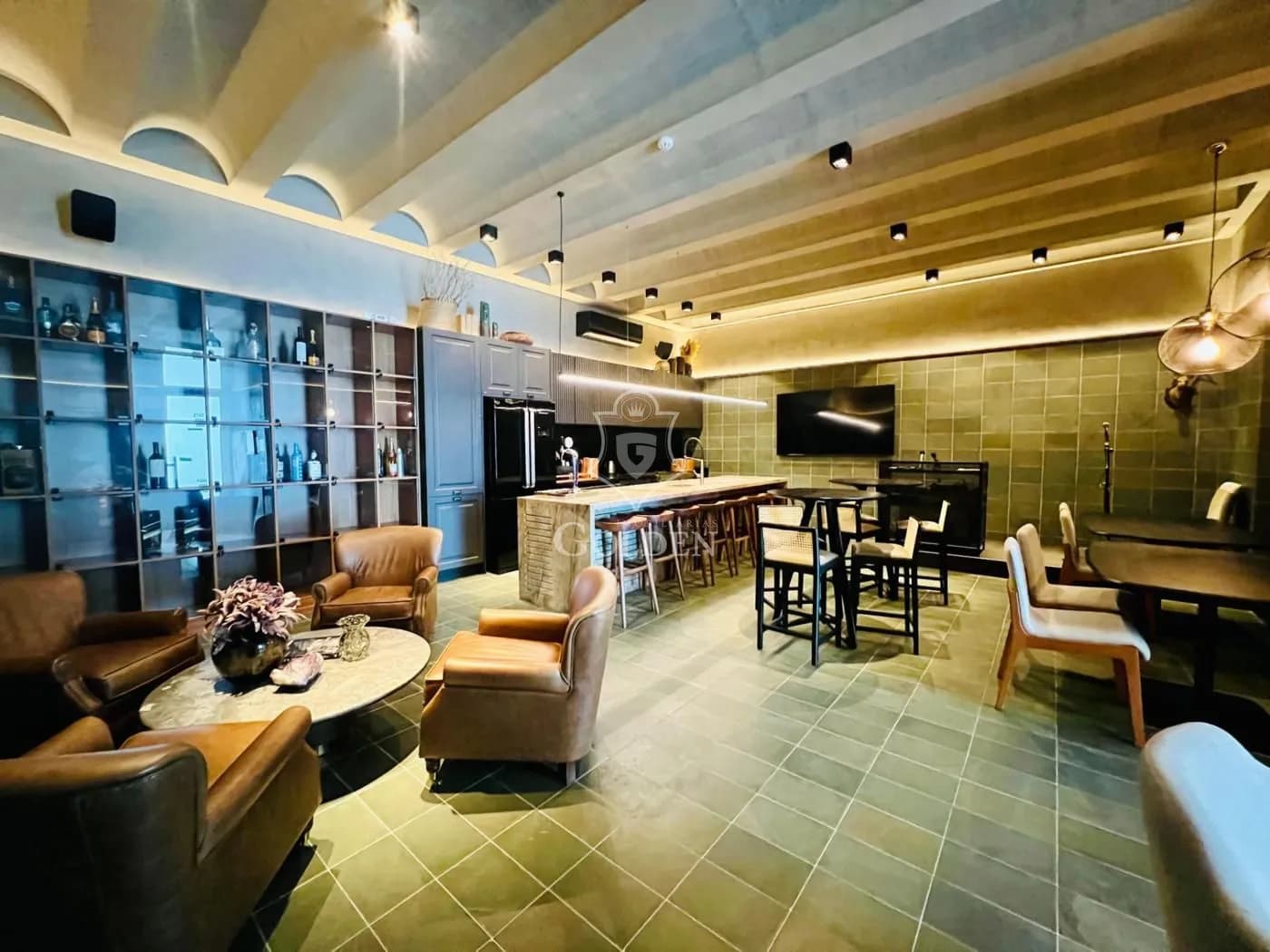 GARDEN SQUARE RESIDENCE — 3