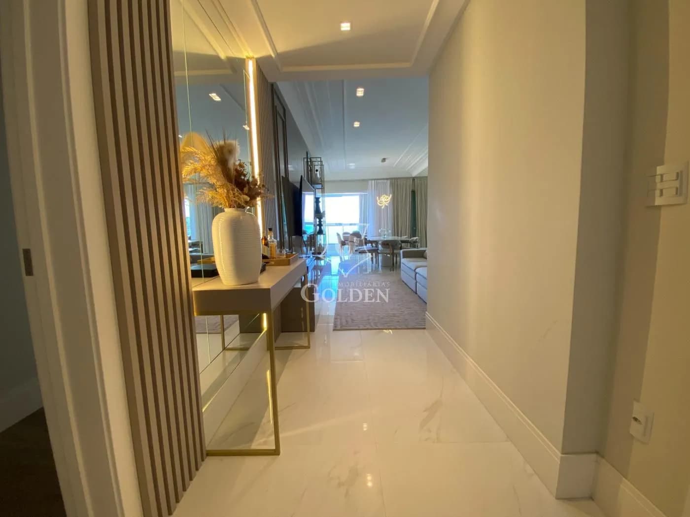 PETIT CHATEAU — 4
