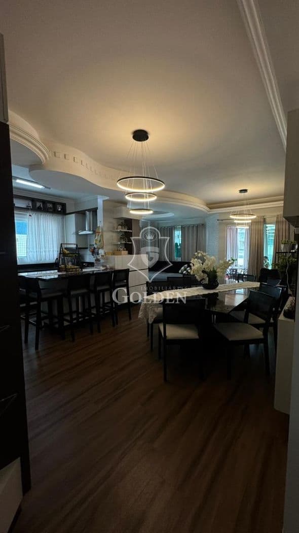 TORONTO RESIDENCE — 3