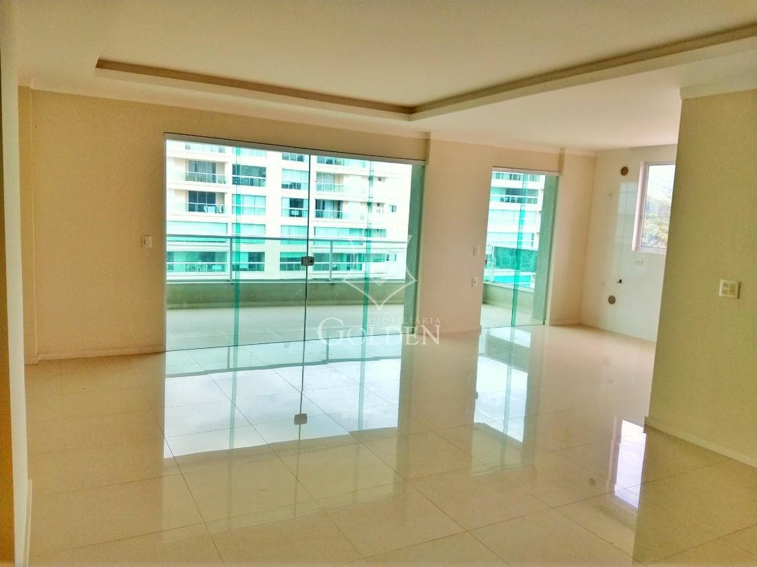 LA ISLA RESIDENCE — 2