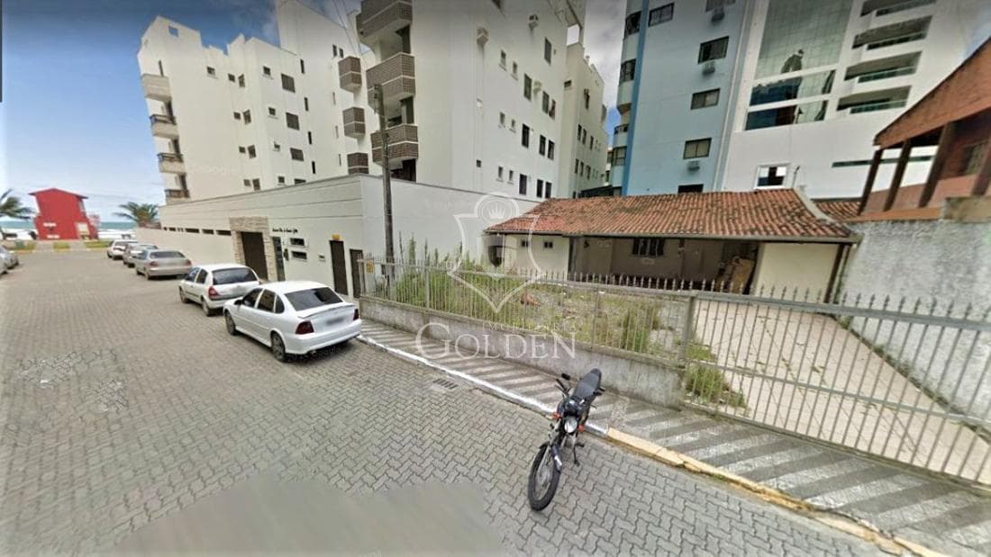 TERRENO A APENAS 50M DO MAR — 2