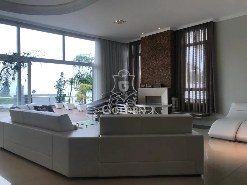 CASA NO PLAZA — 4