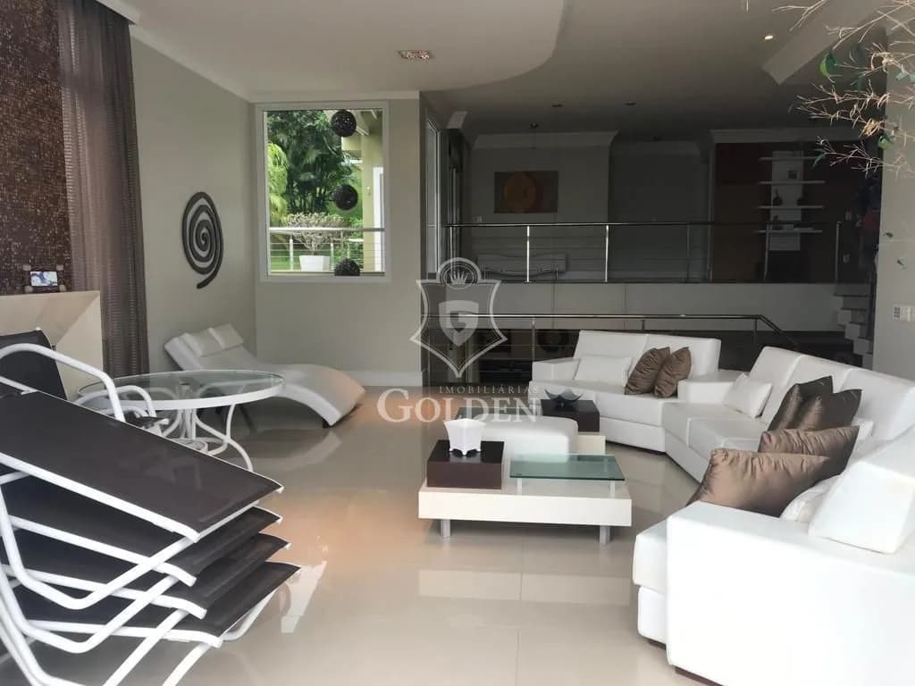 CASA NO PLAZA — 5