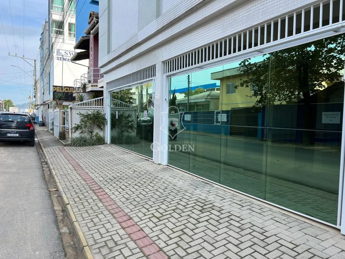 SALA COMERCIAL RESIDENCIAL DE BRECHIA — 3