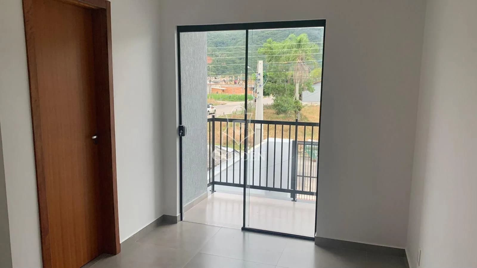 SOBRADO NO MORRETES — 2