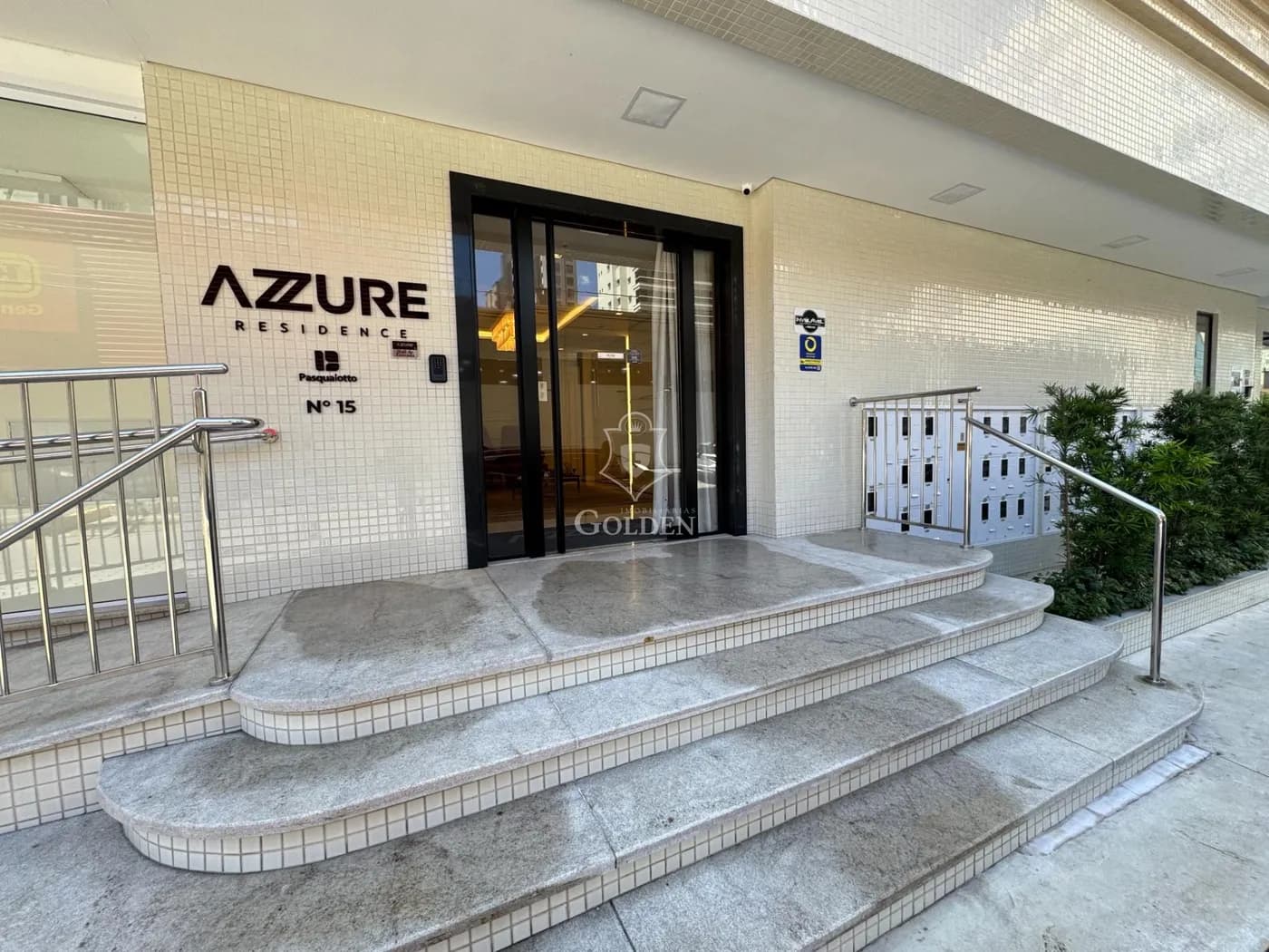 AZZURE — 3