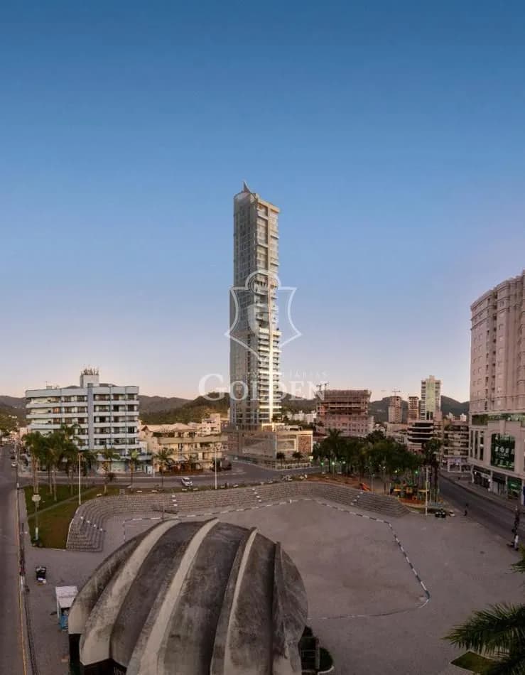 LEGACY VERTICAL HOME — 3