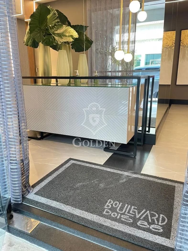 BOULEVARD DOIS86 — 4